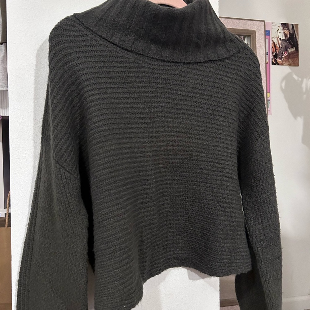 Shopelan gray turtleneck sweater